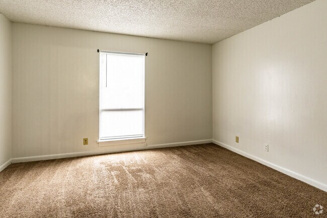 1BR, 1BA - 655SF - Primary Bedroom - Foxcroft Apartments