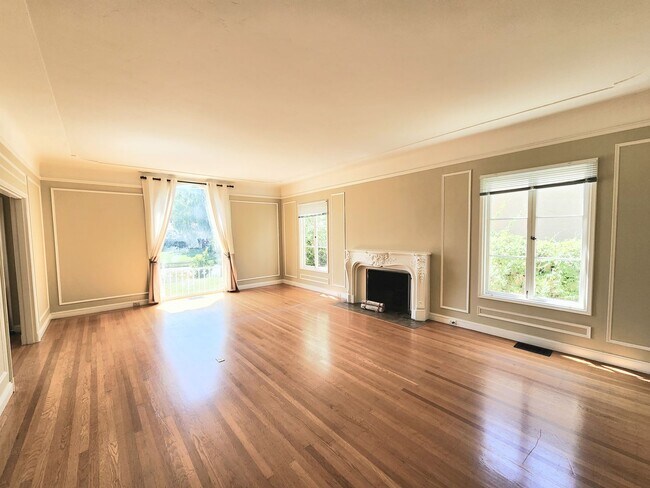 Building Photo - Elegant, spacious home in San Mateo