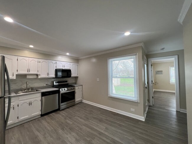 Building Photo - 206 Raupp Blvd