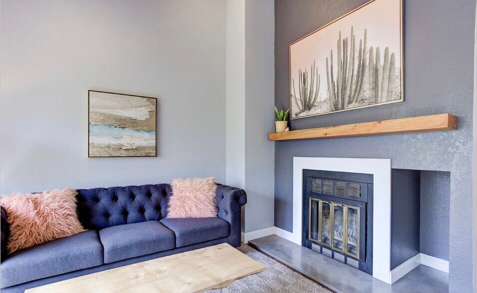 Building Photo - 2201 Pearl St