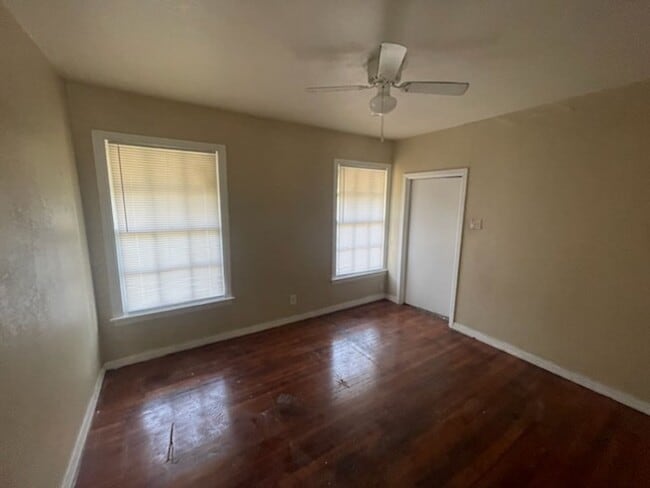 Building Photo - Charming 2 bedroom