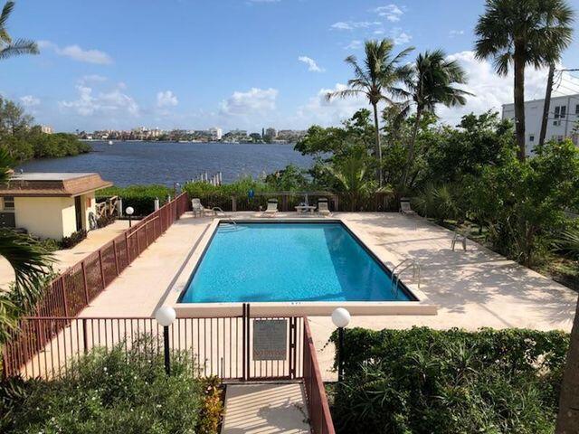 Building Photo - 720 N Dixie Hwy