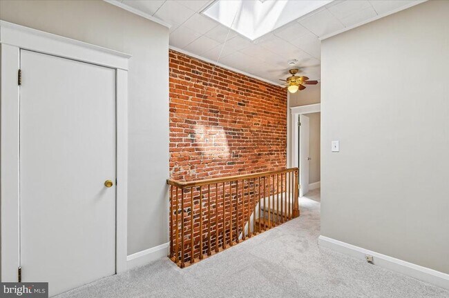 Building Photo - 3720 Foster Ave