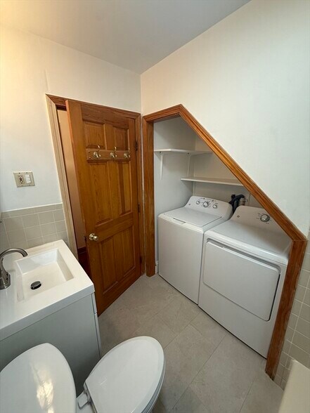 Building Photo - 44 Colberg Ave