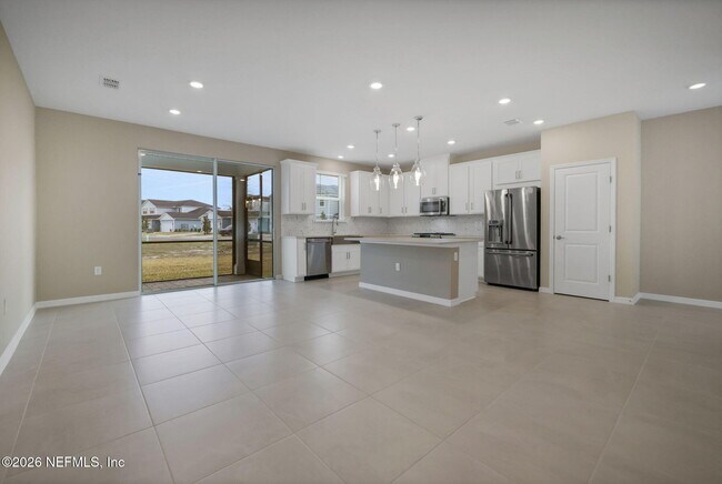 Building Photo - 365 Cherry Elm Dr