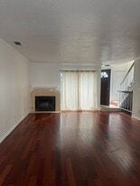 Building Photo - 109 W Spring St