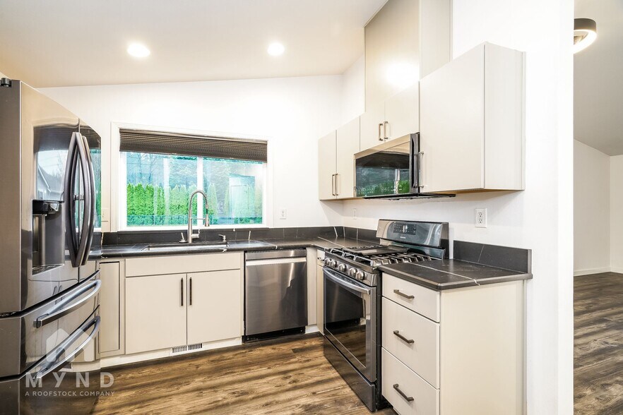 Building Photo - 16310 72nd Ave E