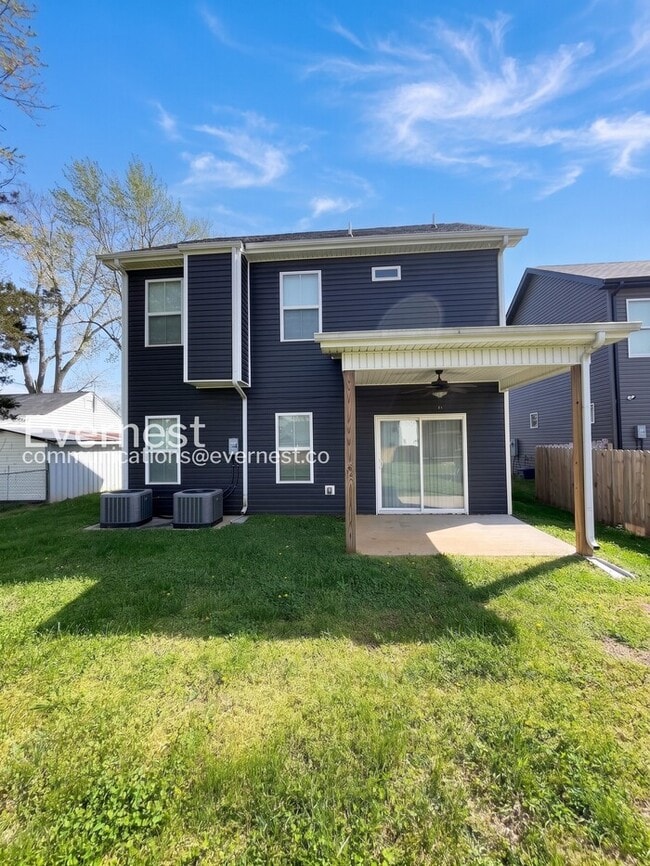 Building Photo - 215 King Rd