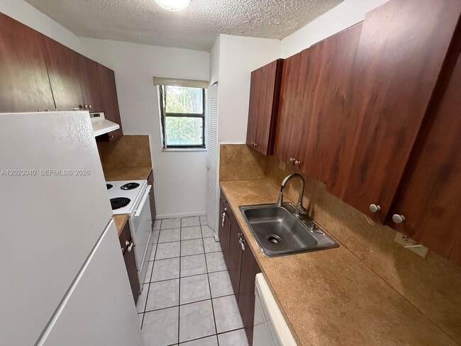 Building Photo - 6975 NW 179th St