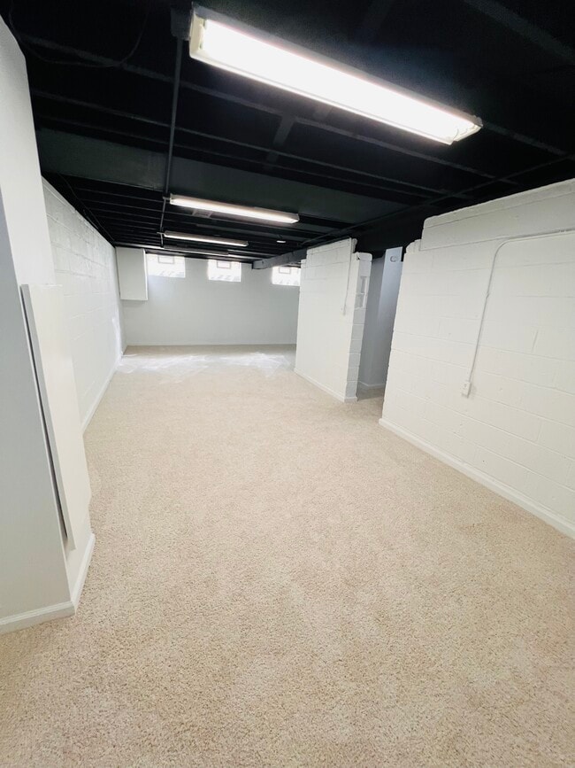 Building Photo - 1514 Parker Dr