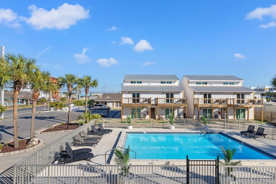 Building Photo - 8115 Thomas Dr