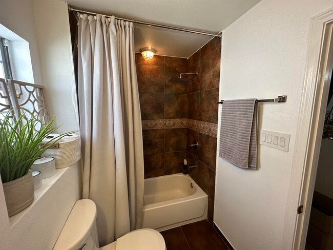 Building Photo - 1902 Denmark Ln