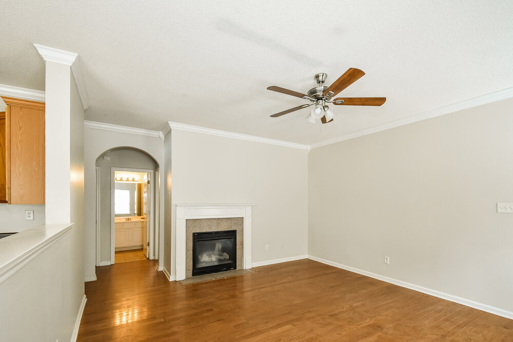 Building Photo - 9885 White Poplar Dr