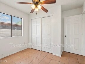 Building Photo - 1107 W Sonora St