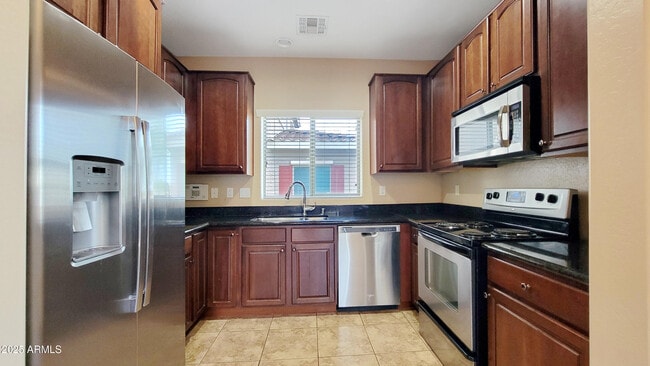 Building Photo - 2515 N 148th Dr