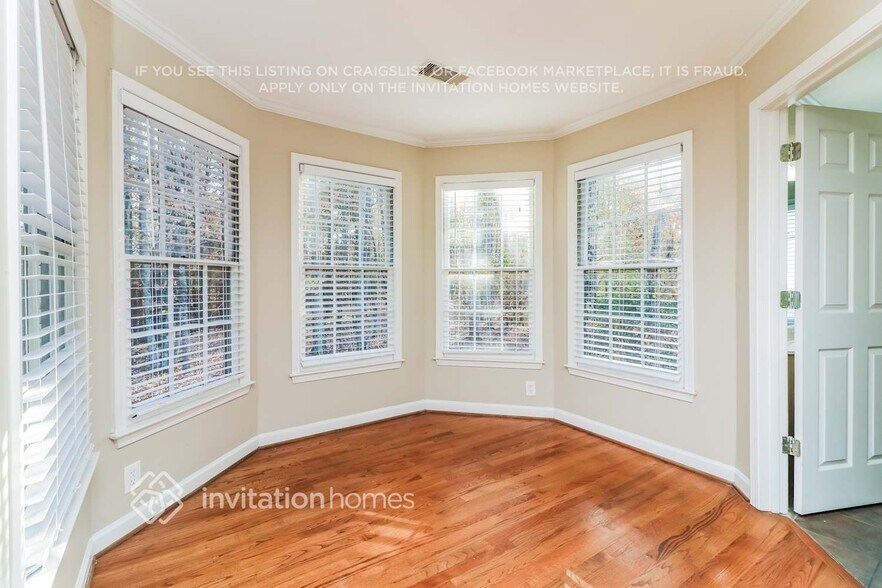 Building Photo - 4885 Leeds Ct