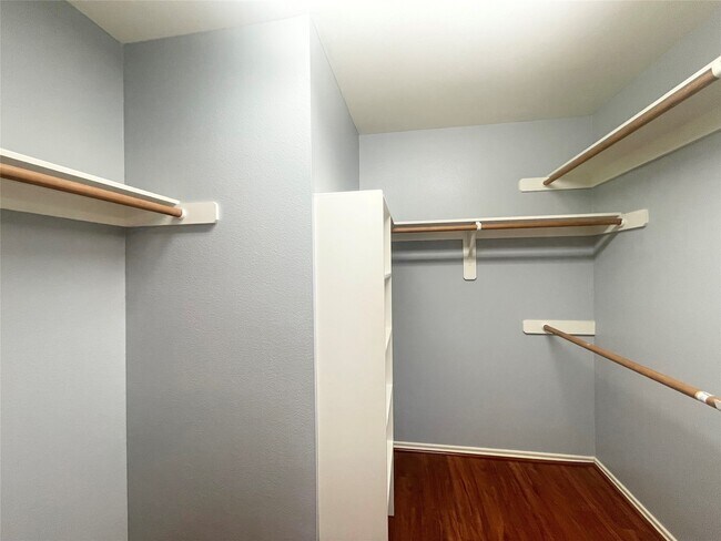 Building Photo - 16854 Carrollton Creek Ln