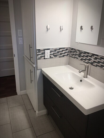 Bathrrom - 7542 E 28th St