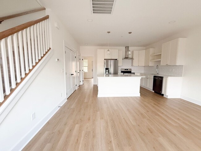 Building Photo - 2-Bedroom Home with Flex Room and Resort-Style Amenities at Highbury