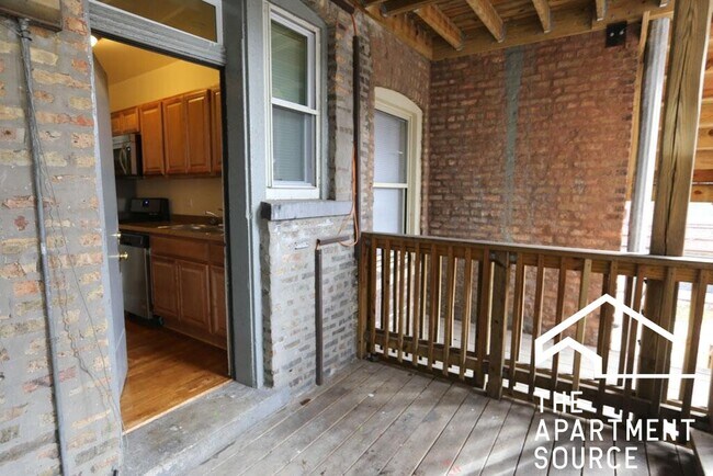 Building Photo - 4716 N Racine Ave