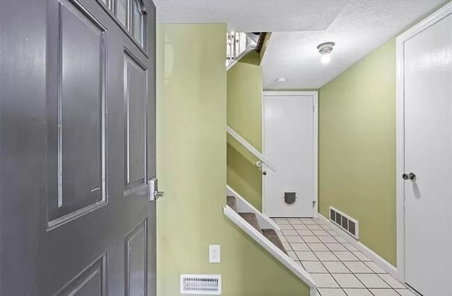 Building Photo - 2716 Bingham Dr