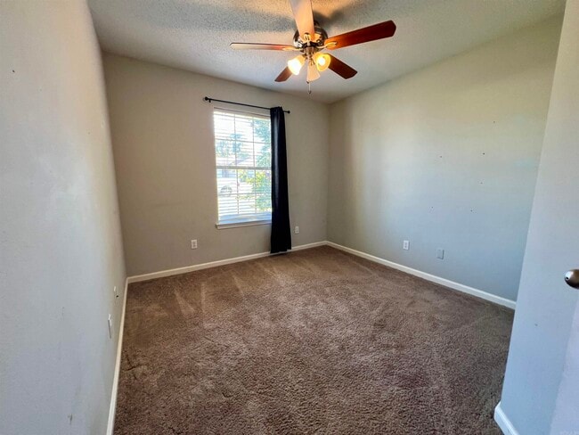 Building Photo - 16 Tacoma Dr