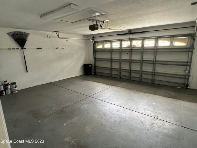 Building Photo - 1212 Foxridge Pl