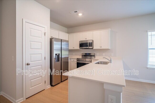 Building Photo - 22821 Dashwood Ln
