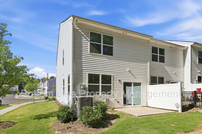 Building Photo - 1117 Dakine Dr