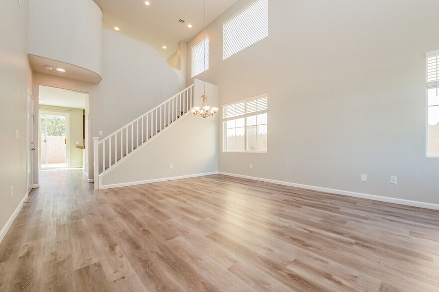 Building Photo - 2405 Breckle Key Ave