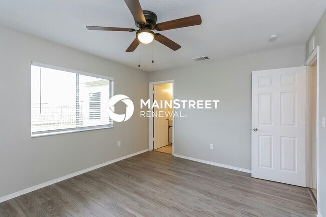 Building Photo - 3 Bedroom Pet-Friendly Home in North Port, FL with Main Street Renewal