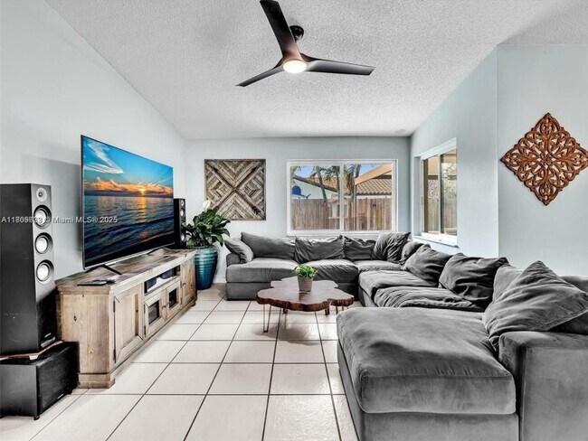 Building Photo - 3 bedroom in Cooper City FL 33330