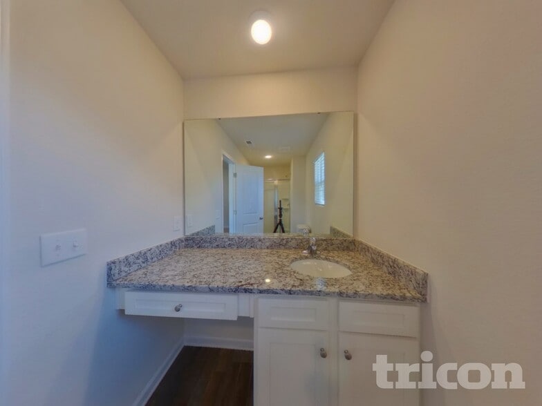 Building Photo - 4012 Reinfield Dr