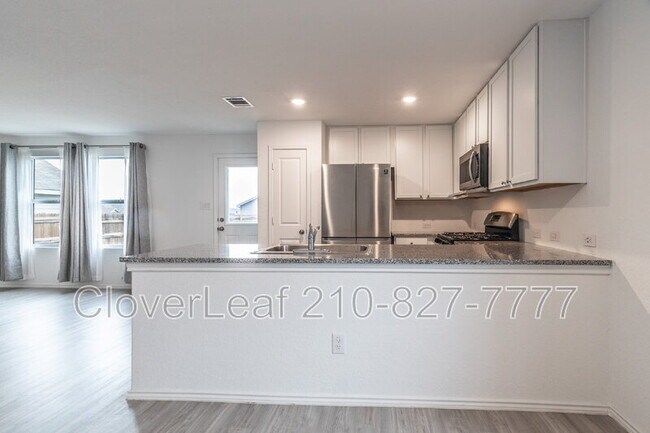 Building Photo - 6411 Bernardo Wy