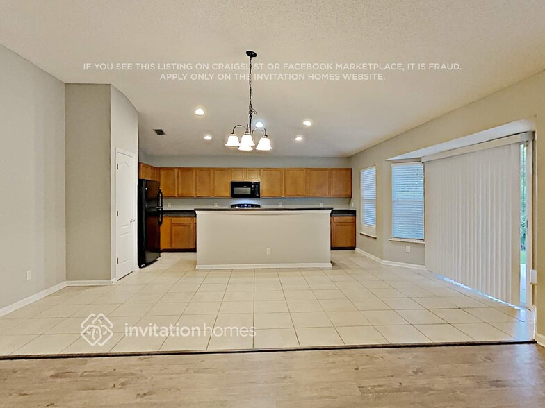 Building Photo - 858 Collinswood Dr
