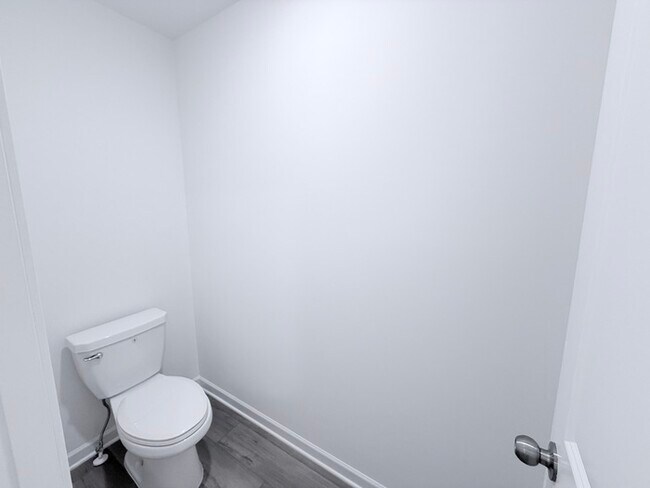 Building Photo - 522 Red Dragon Dr