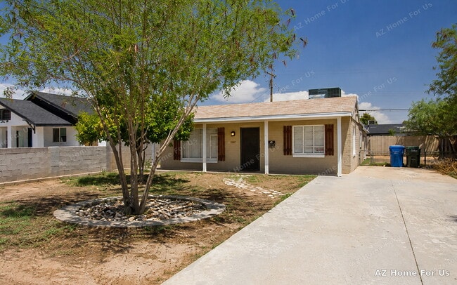 Building Photo - 2037 N 21st Pl