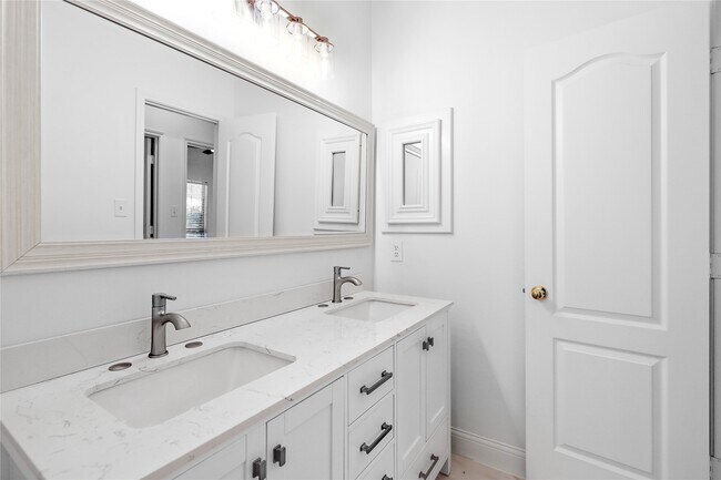 Building Photo - 1710 Cedar Cove Ct