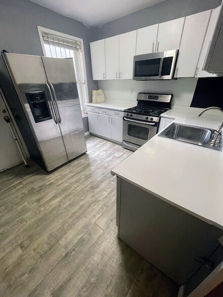 Kitchen w/ Dishwasher - 4224 Powelton Ave