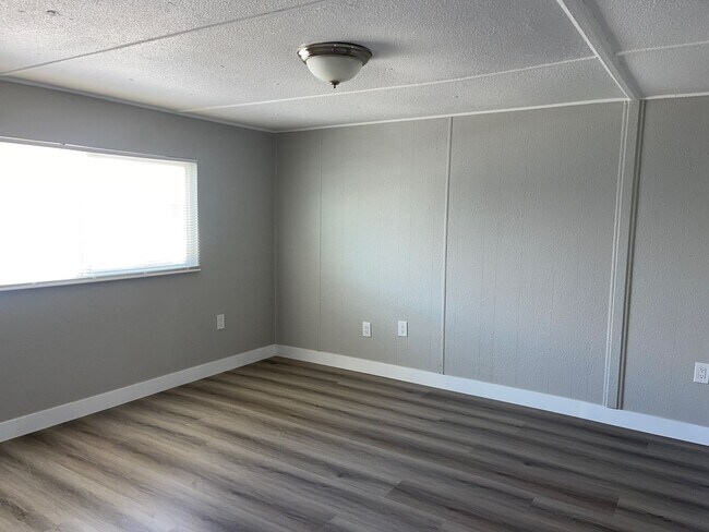 Building Photo - Nice Home For Rent