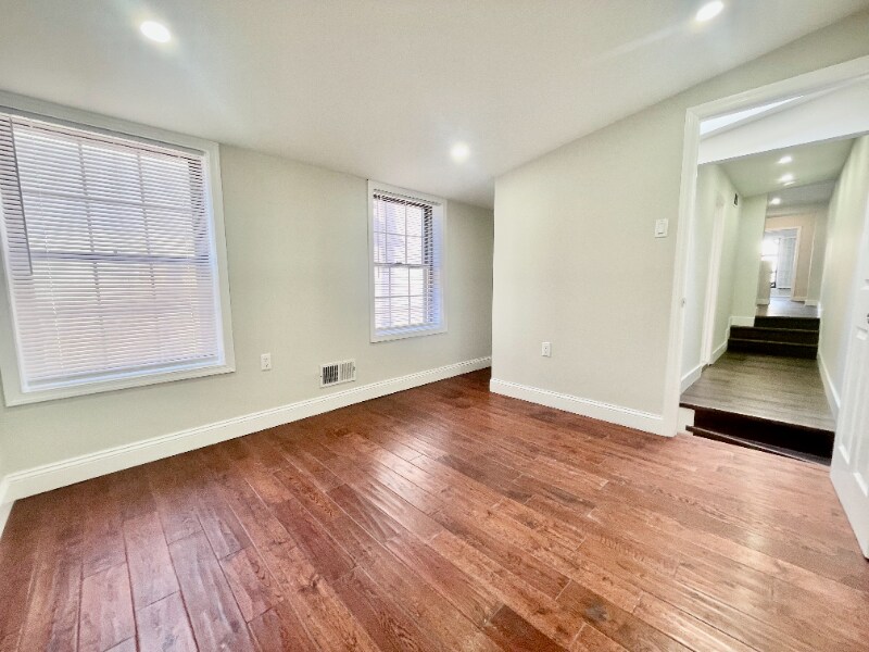 Building Photo - 1005 Frankford Ave
