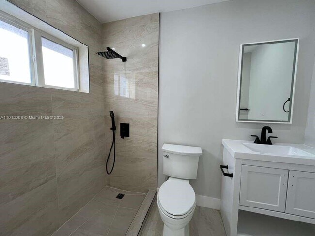 Building Photo - 1844 NW 19th St