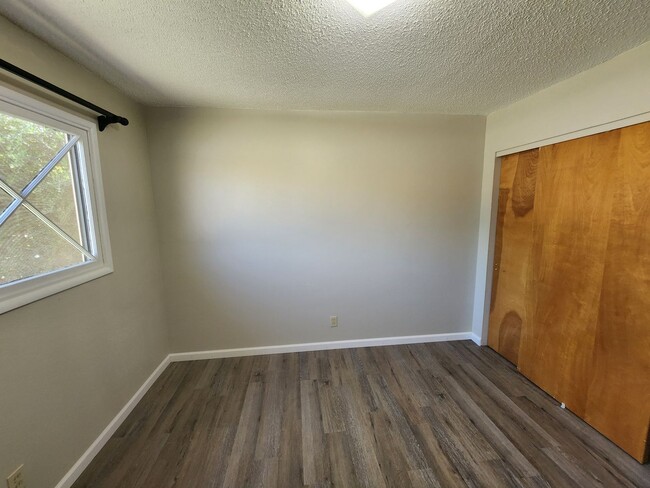 Building Photo - Beautiful Remodled, 3 Bedroom Home!
