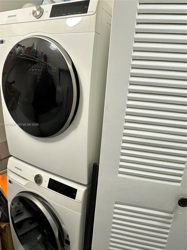 Building Photo - 2055 SW 122nd Ave