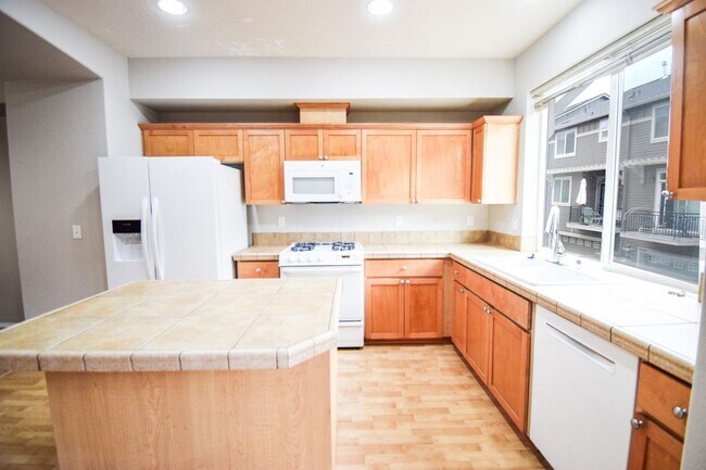 Building Photo - 2357 NW 168th Pl
