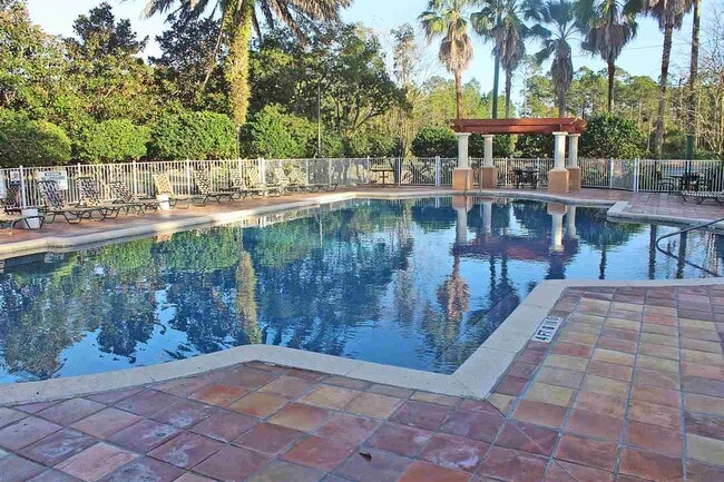 Building Photo - 550 Florida Club Blvd