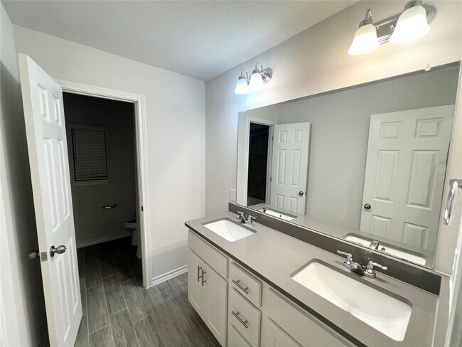 Building Photo - 116 Limonite Ln