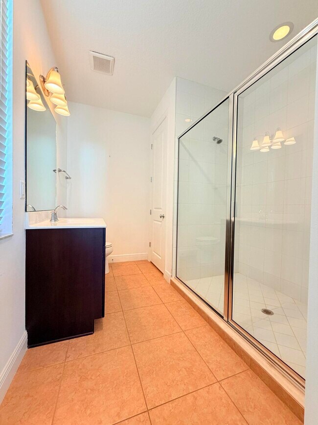 Building Photo - 2074 Dickens Terrace