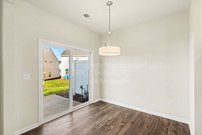 Building Photo - 3805 Yorkshire Pl