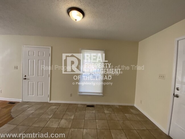 Building Photo - 410 Boyd St